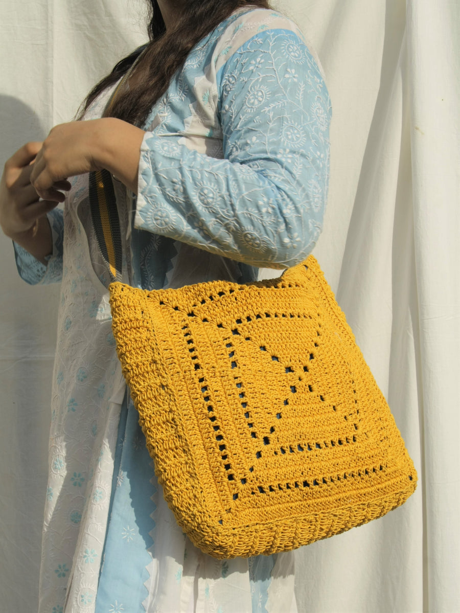 Quad-Spirit Crochet Cross-body Bag